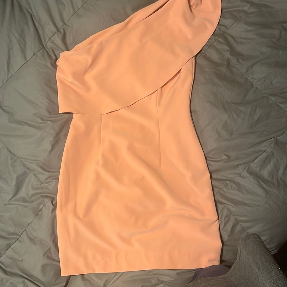 Beautiful peach Antonio melani off the shoulder dress size 4